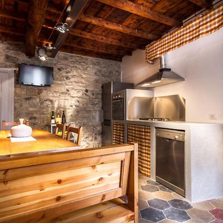 Vecchio Borgo Villa Torno Bagian luar foto
