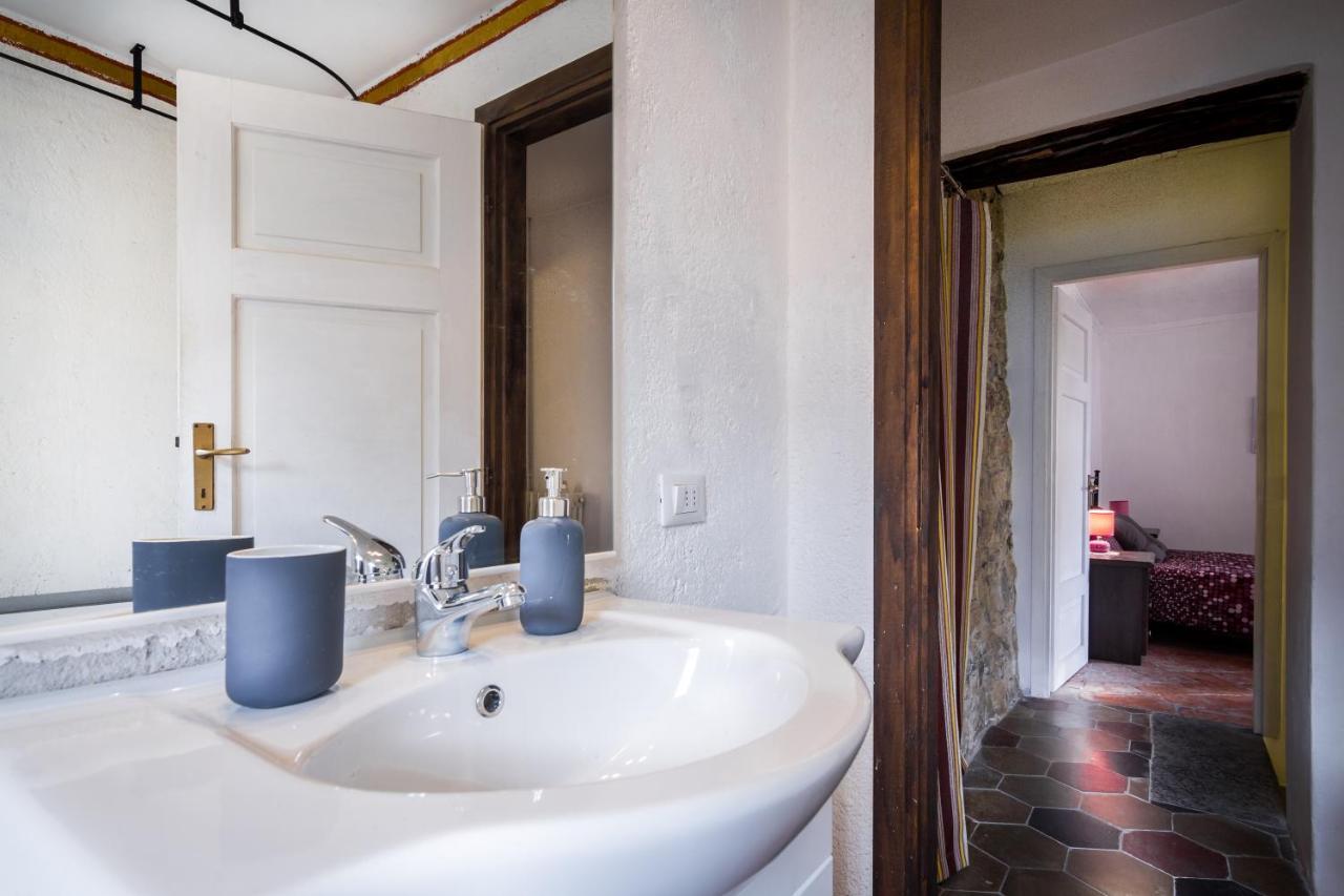 Vecchio Borgo Villa Torno Bagian luar foto