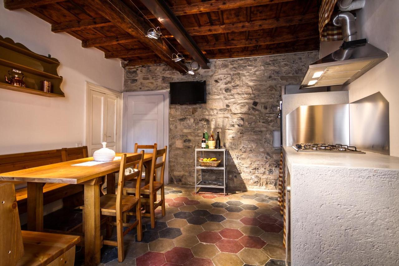 Vecchio Borgo Villa Torno Bagian luar foto