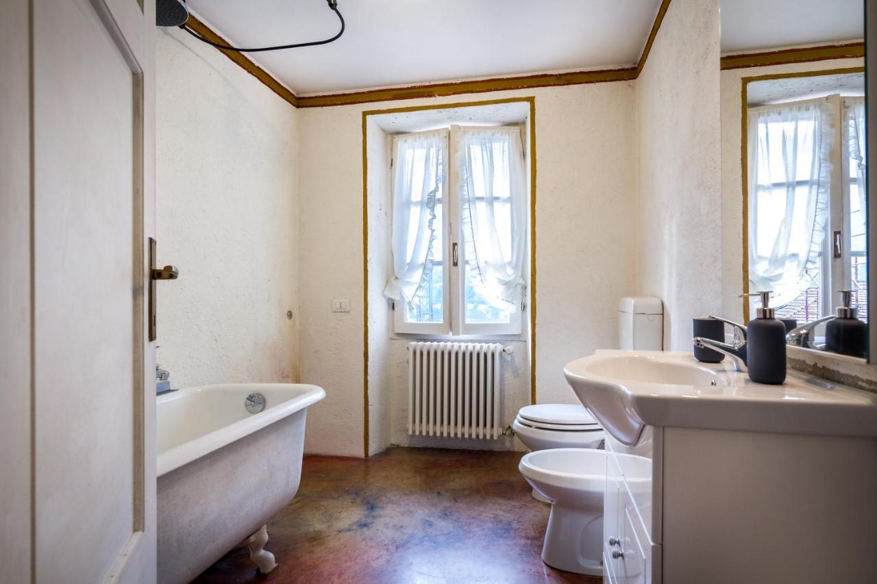 Vecchio Borgo Villa Torno Bagian luar foto